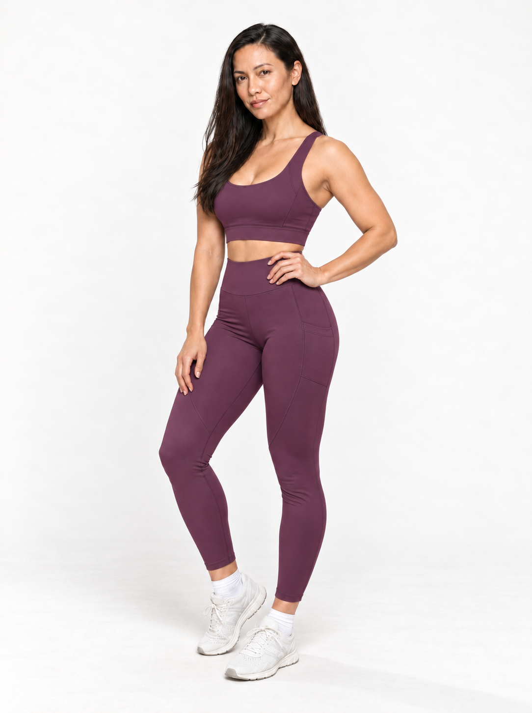 Imagem ilustrativa — Conjunto Trikonasana BRAVA na cor Roxo, vista de três quartos, pose individual revisada.